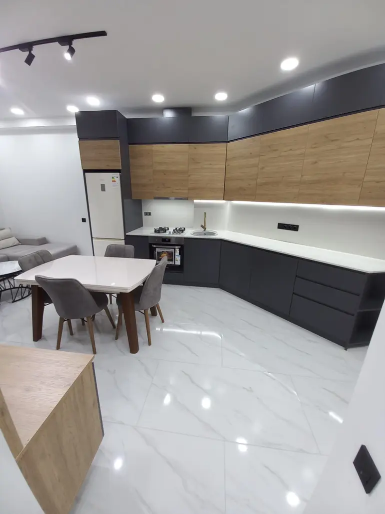 ქირავდება 3 ოთახიანი ბინა ორთაჭალაში