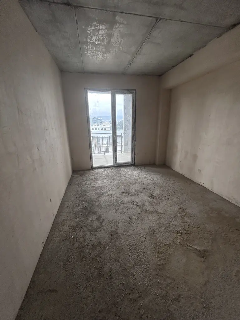 იყიდება 4 ოთახიანი ბინა დიღმის მასივში