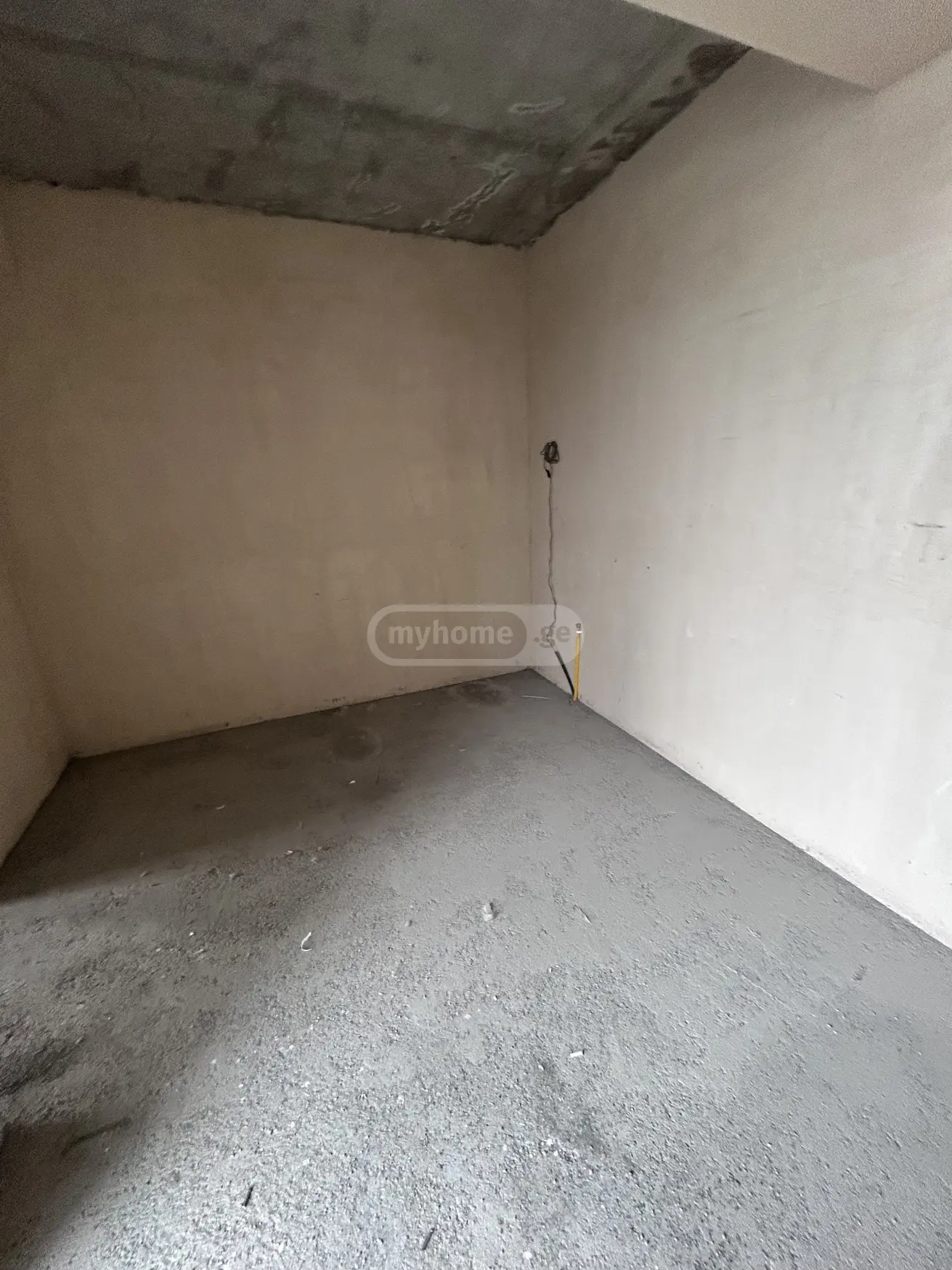 იყიდება 4 ოთახიანი ბინა დიღმის მასივში