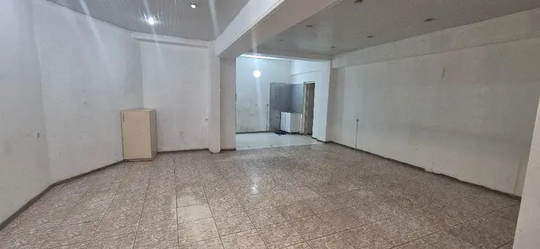 Universal commercial area for sale in vera