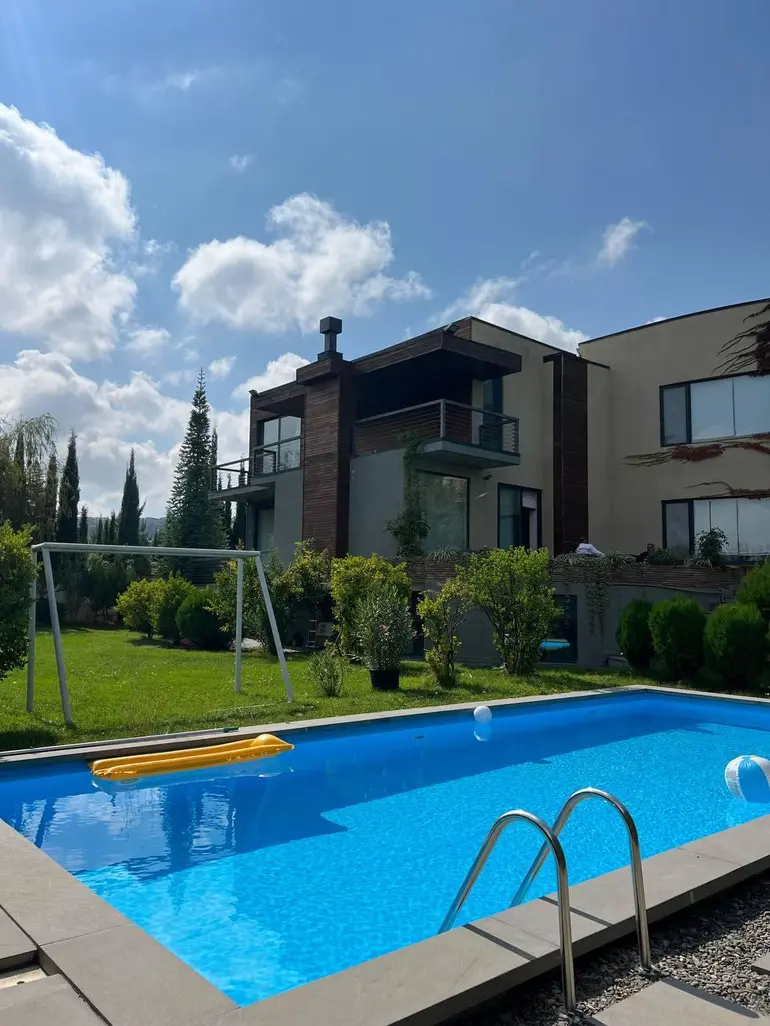 10+ room private house for rent in tsavkisi