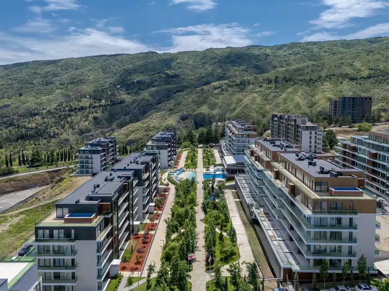 6 room apartment for rent in krtsanisi