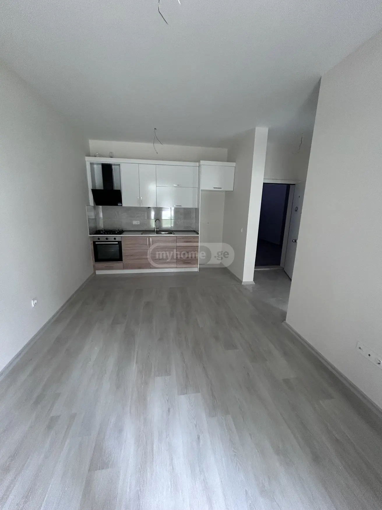 იყიდება 2 ოთახიანი ბინა დიღომი 1-9-ში