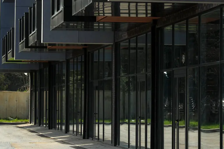 Universal commercial area for sale in ortachala