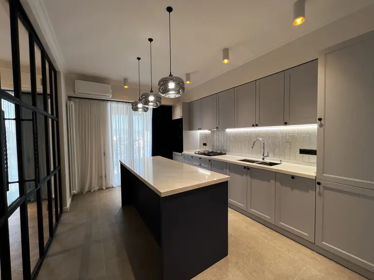 5 room apartment for rent in tbilisi