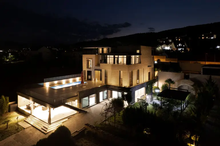 10+ room private house for sale in tbilisi