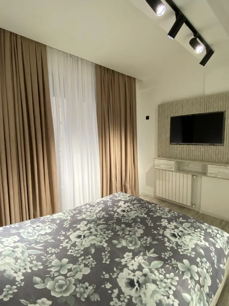 ქირავდება 3 ოთახიანი ბინა ორთაჭალაში