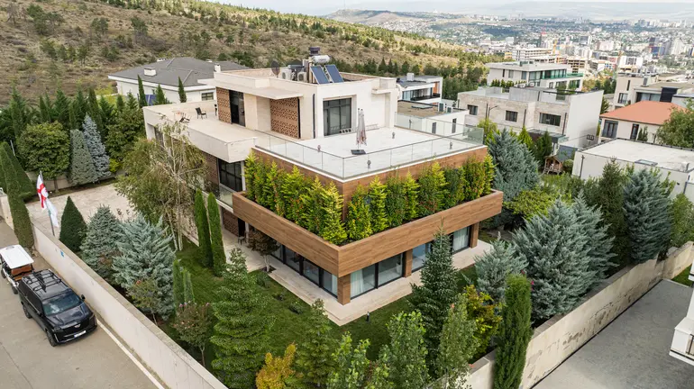 10+ room private house for sale in krtsanisi