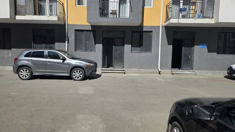 იყიდება 2 ოთახიანი ბინა დიდ დიღომში