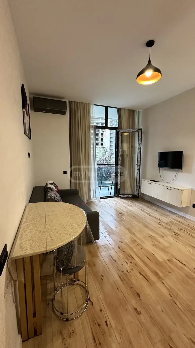 room apartment for rent in batumi