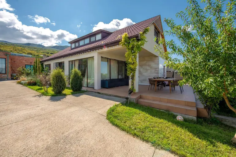 9 room country house for rent in mtskheta municipality