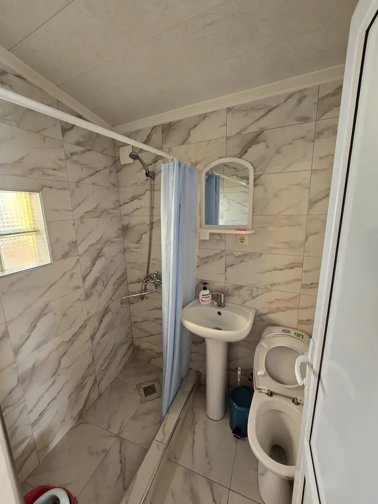 ქირავდება 4 ოთახიანი კერძო სახლი ისანში