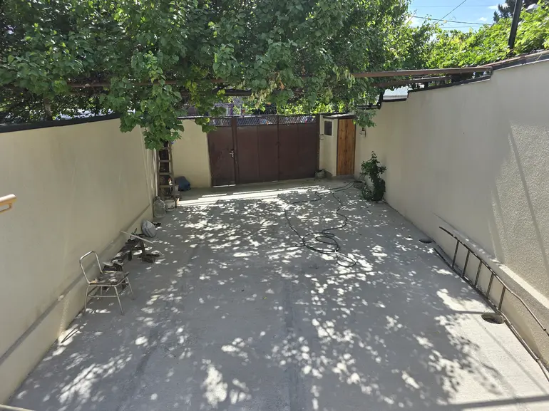 ქირავდება 4 ოთახიანი კერძო სახლი ისანში