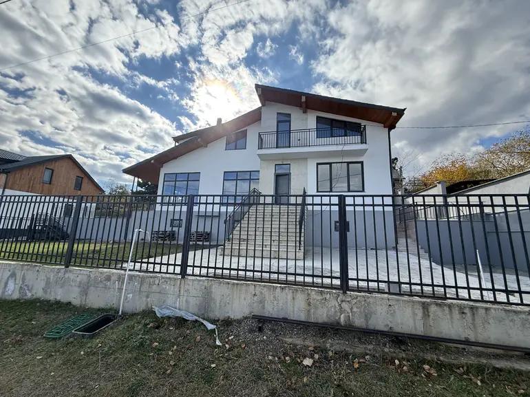 8 room private house for sale in kojori