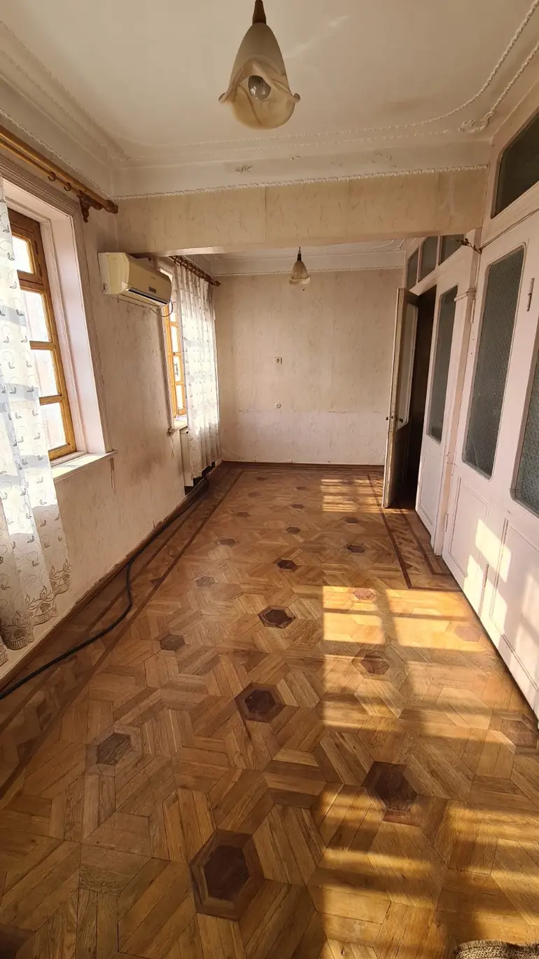 5 room apartment for sale in qutaisi