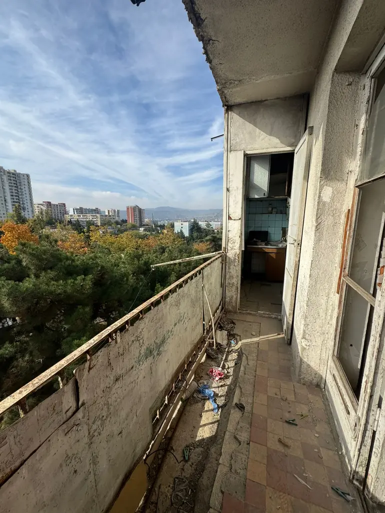 იყიდება 1 ოთახიანი ბინა თემქაზე