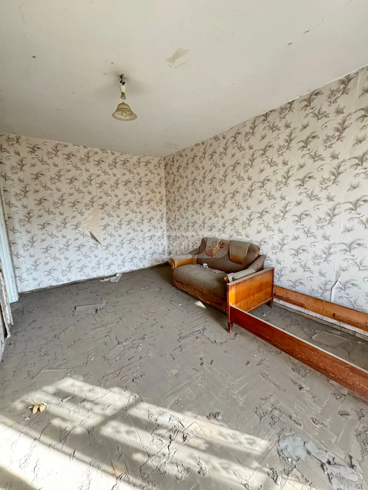 იყიდება 1 ოთახიანი ბინა თემქაზე