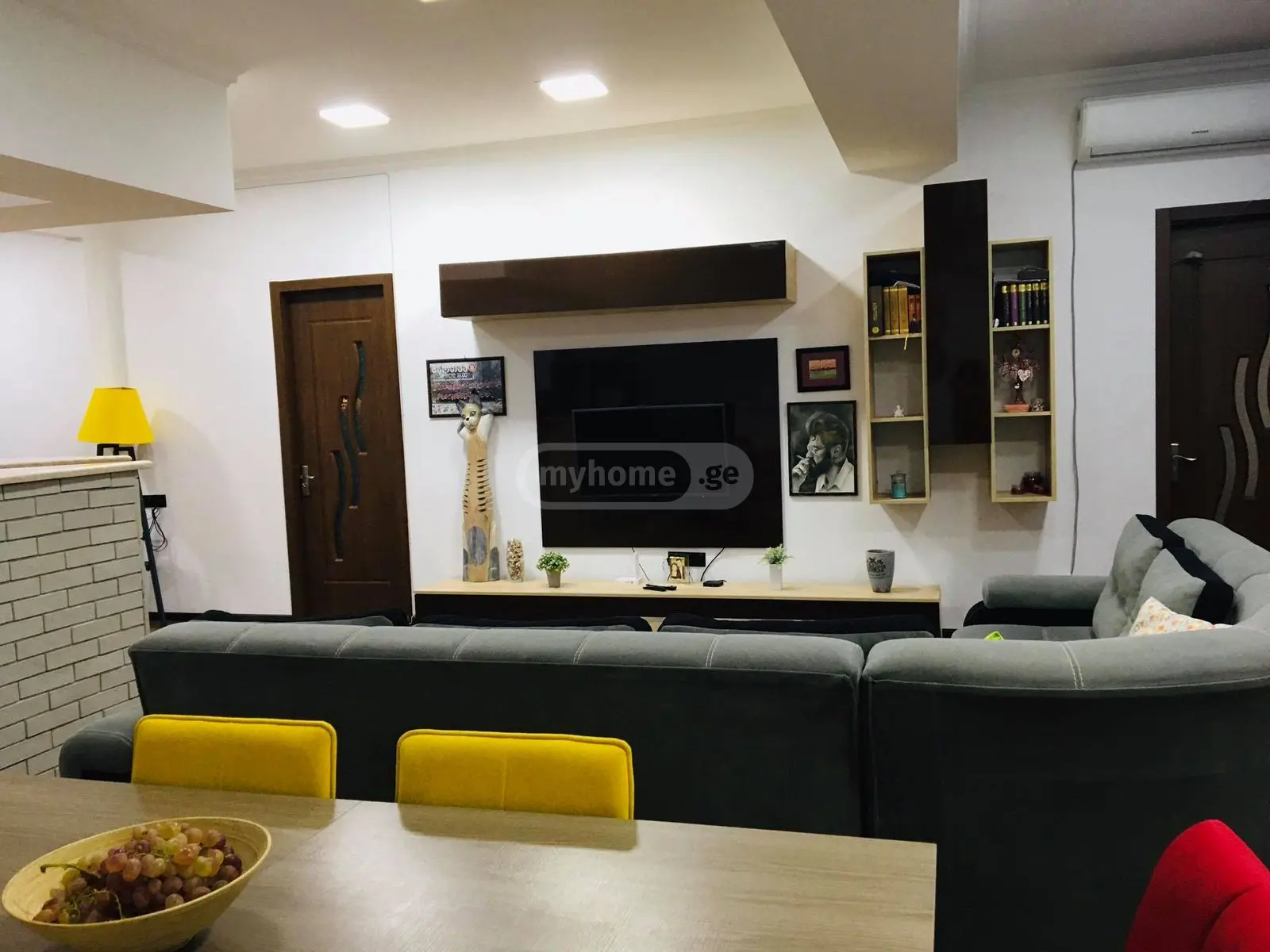 იყიდება 4 ოთახიანი ბინა დიდ დიღომში