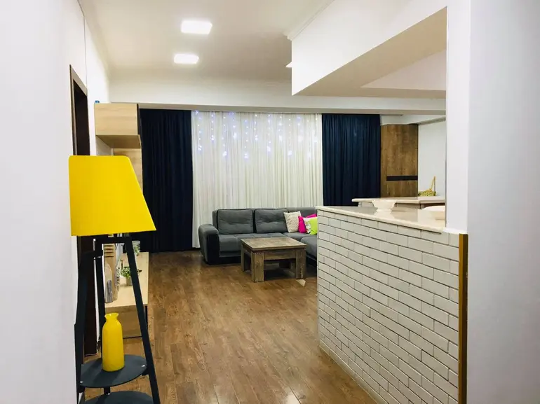 იყიდება 4 ოთახიანი ბინა დიდ დიღომში