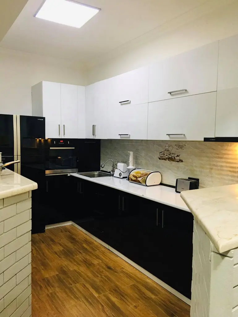 იყიდება 4 ოთახიანი ბინა დიდ დიღომში