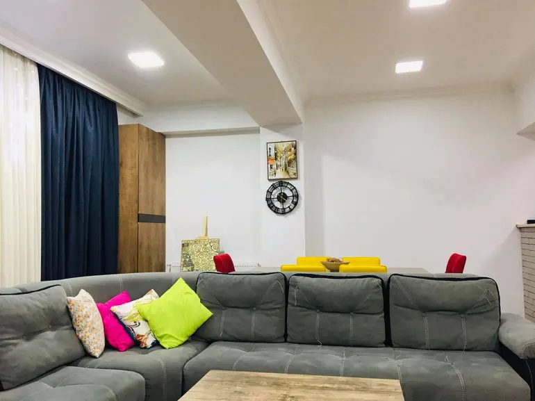 იყიდება 4 ოთახიანი ბინა დიდ დიღომში