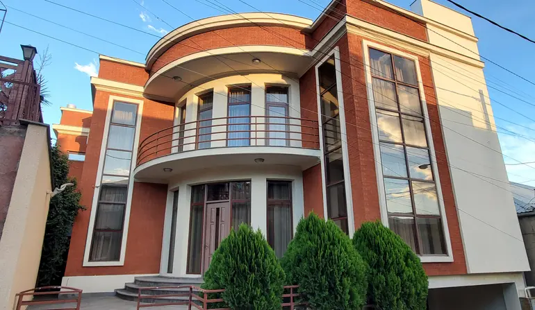 10+ room private house for rent in vedzisi