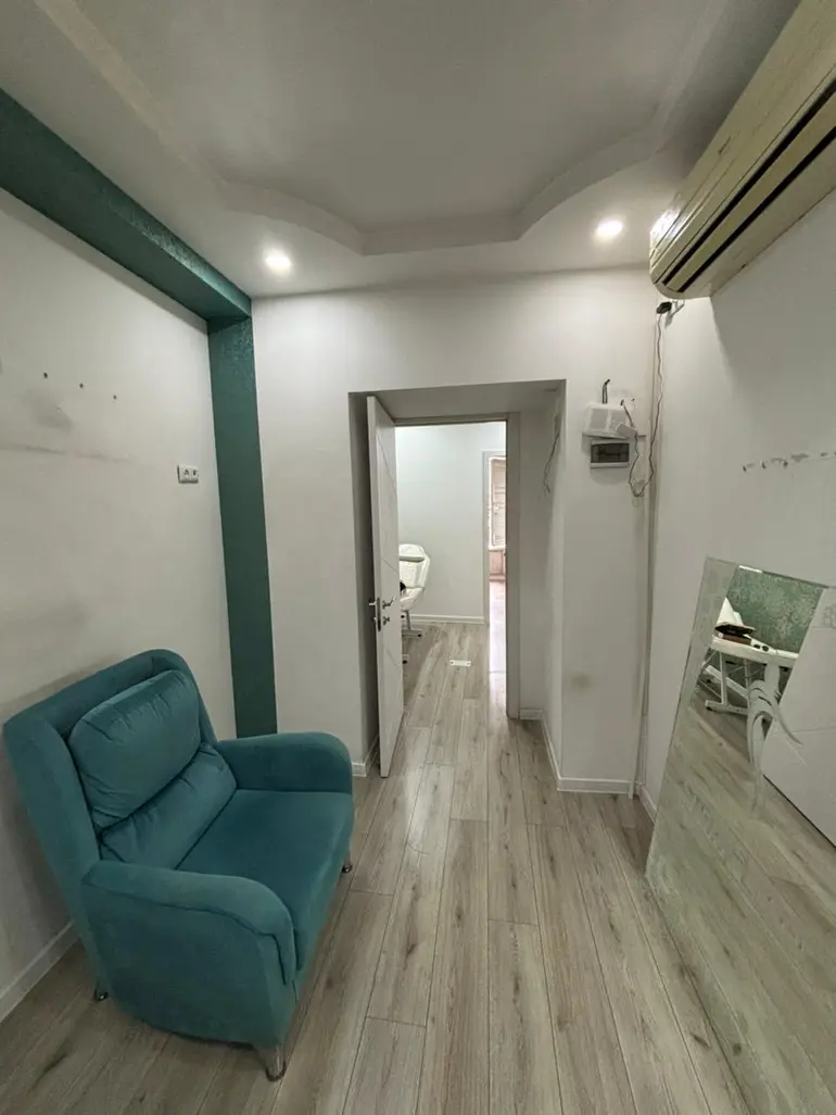 Universal commercial area for rent in sololaki