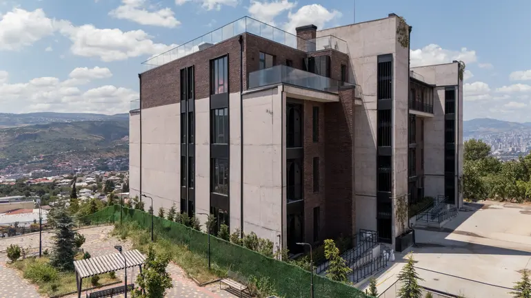 4 room apartment for sale in avlabari