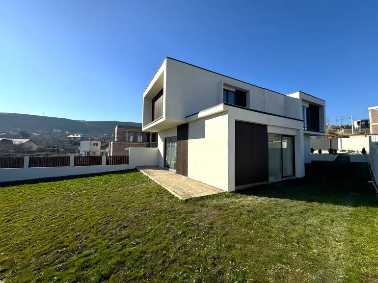 6 room private house for sale in lisi lake