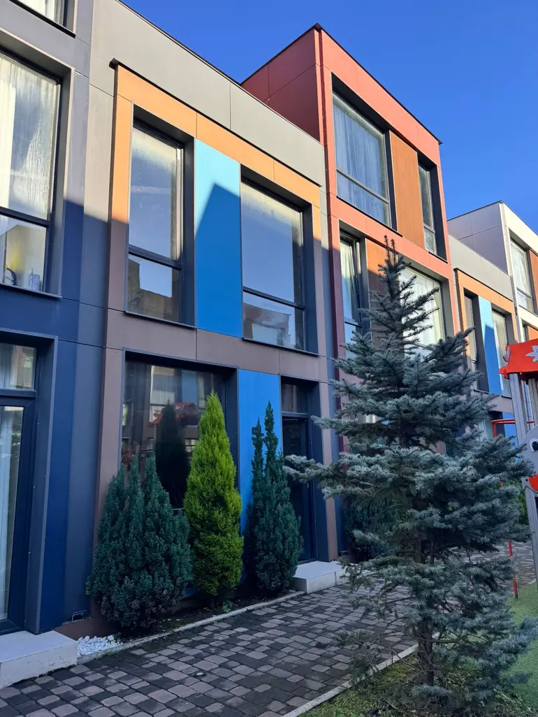 statment-img-0.06692844292989775