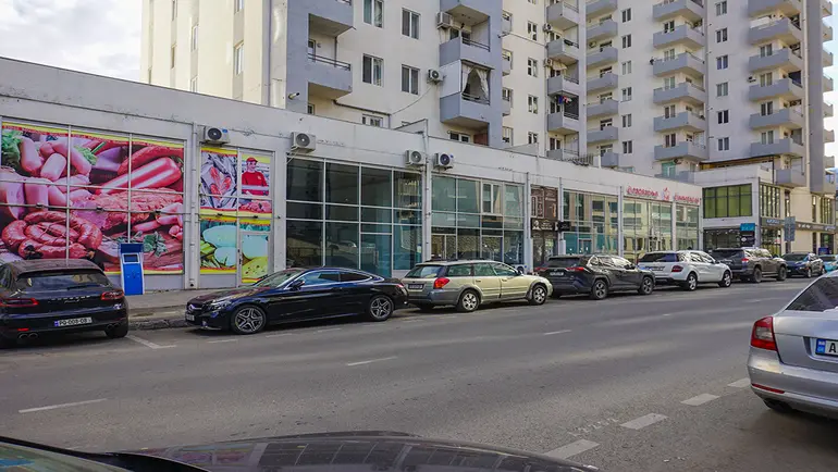 Universal commercial area for rent in saburtalo