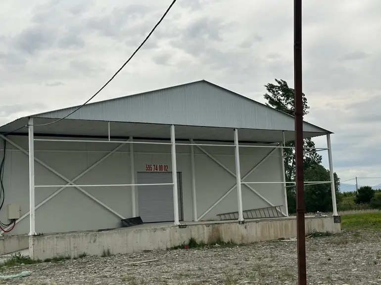 Warehousing commercial area for sale in gori