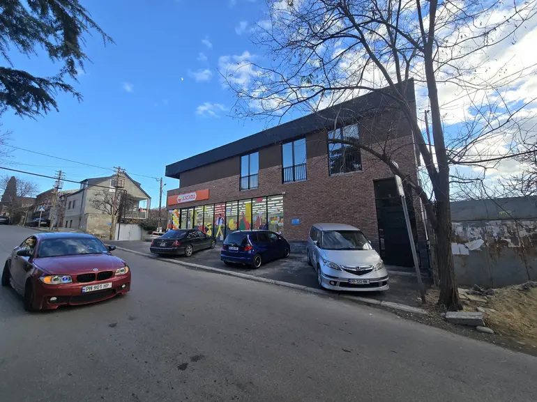 Office commercial area for sale in chugureti