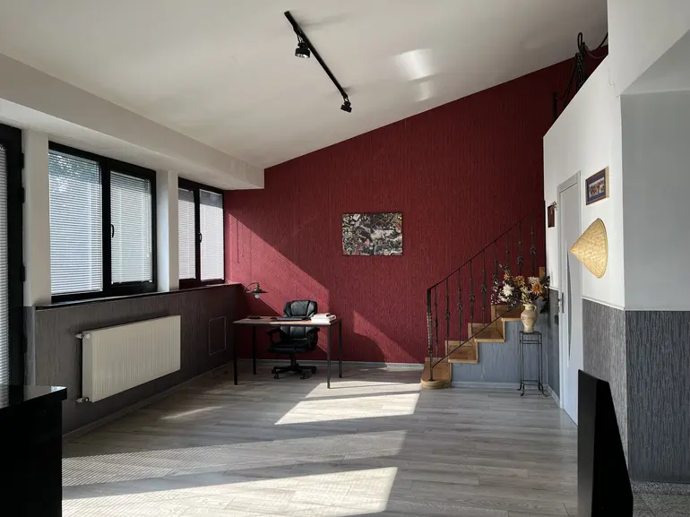 Office commercial area for rent in avlabari