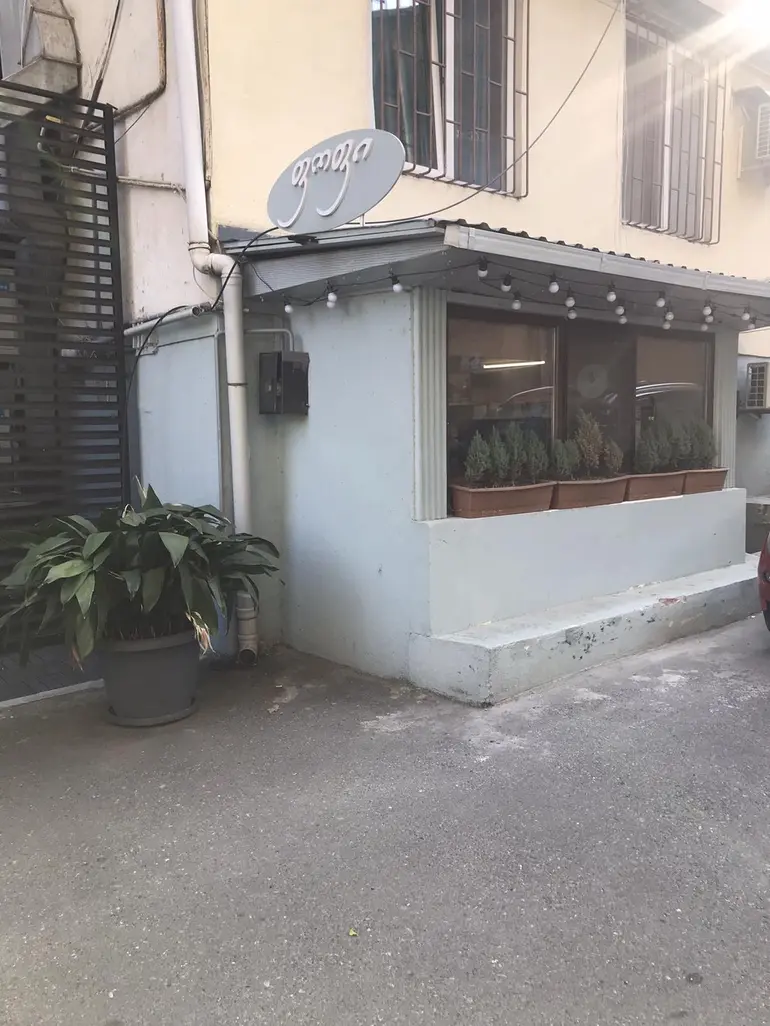 Food object commercial area for sale in vake