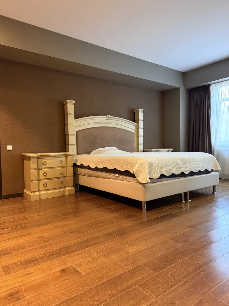 5 room apartment for rent in vake