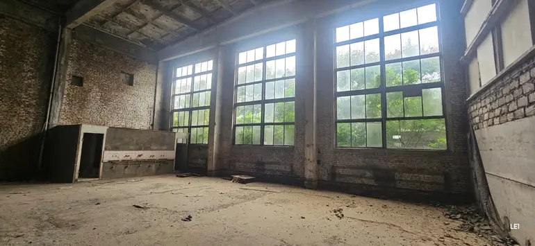 Universal commercial area for rent in navtlugi