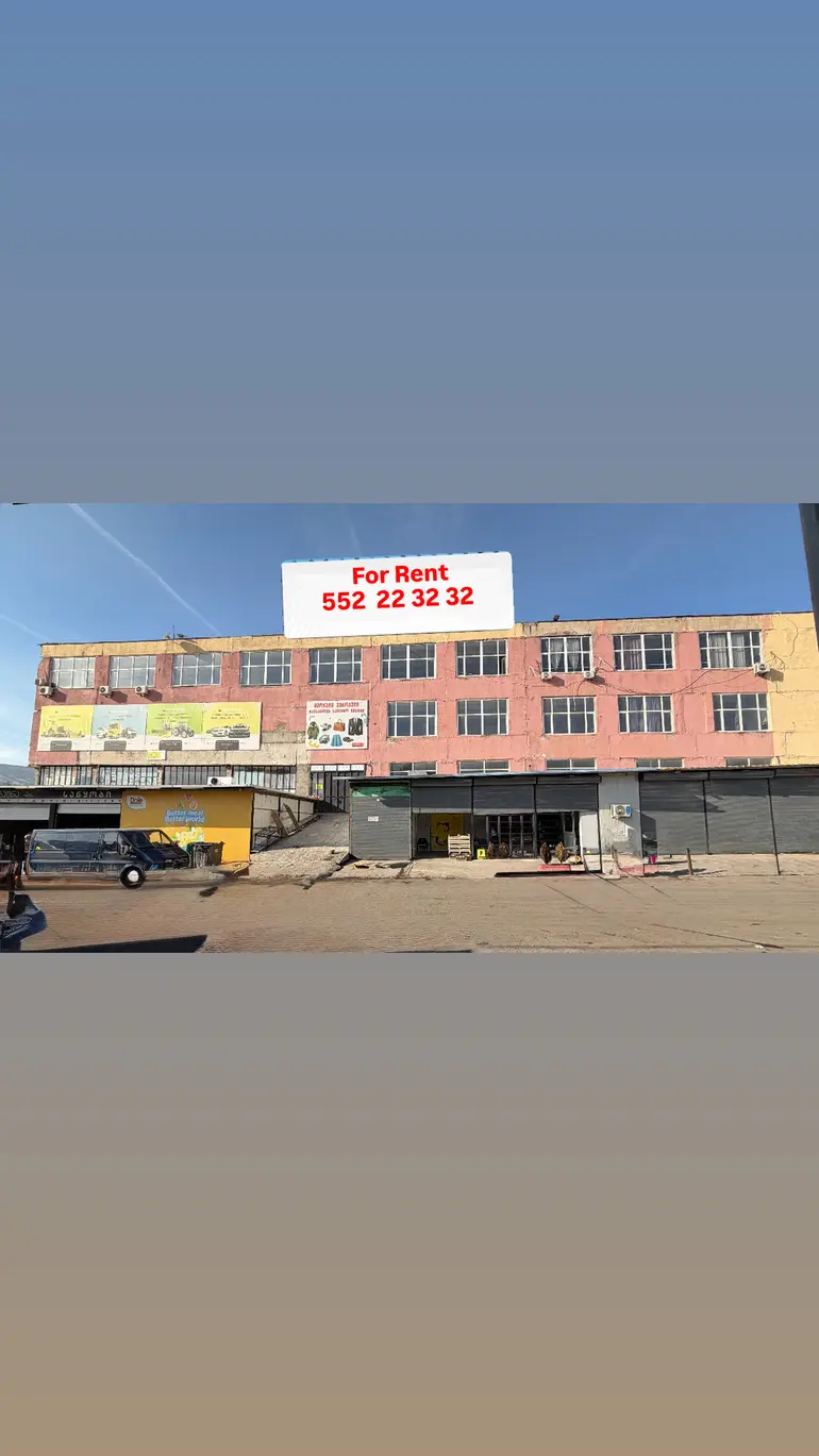 Full building commercial area for rent in navtlugi