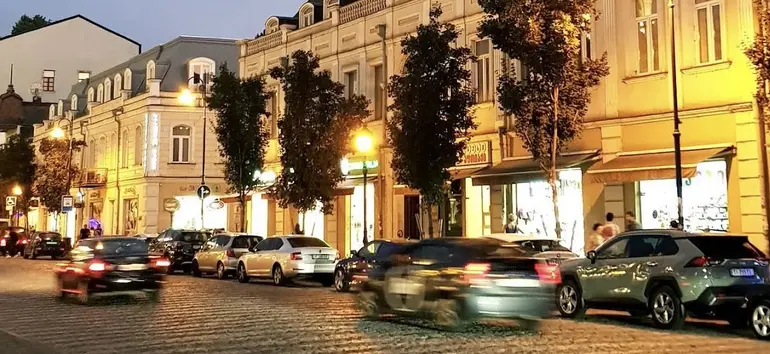 10+ room hotel for rent in chugureti