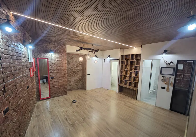 Part basement commercial area for rent in vera