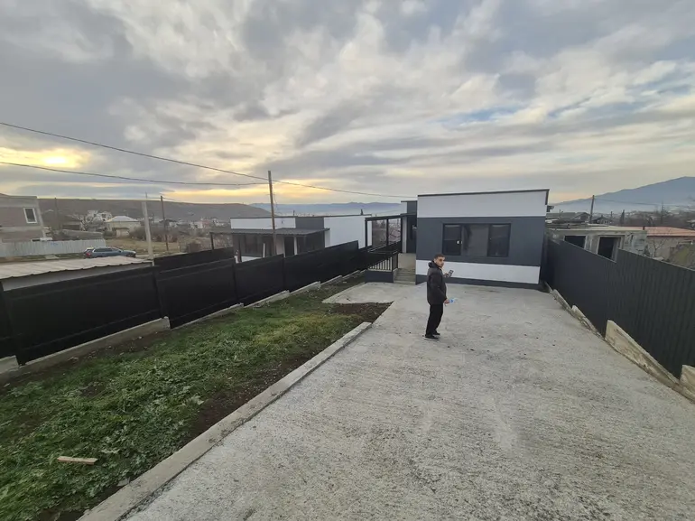 3 room private house for sale in mukhiani