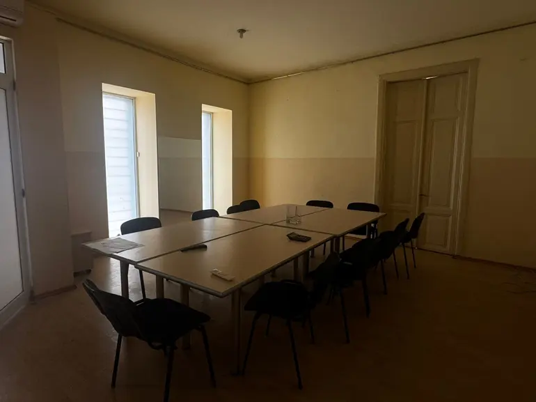 Office commercial area for rent in chugureti