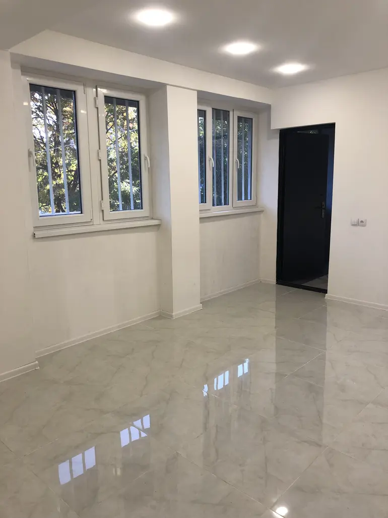 Office commercial area for rent in mukhiani