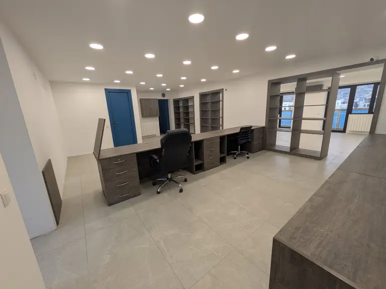 Office commercial area for rent in avlabari