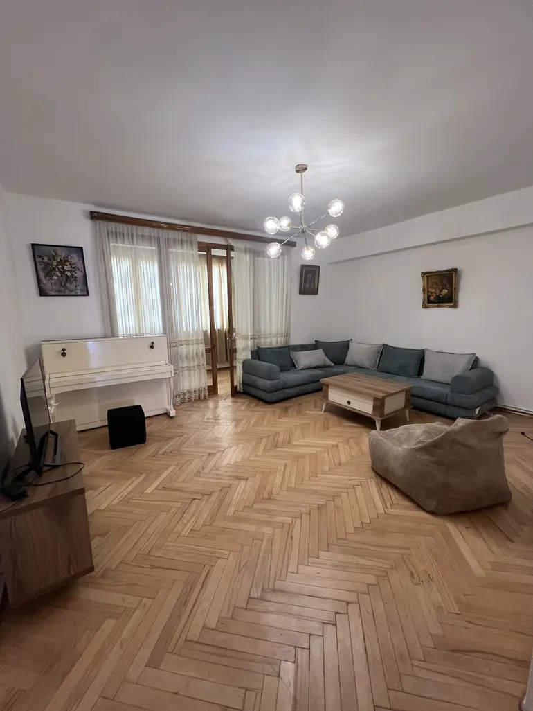 5 room apartment for rent in vake