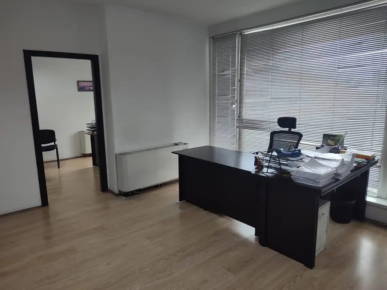Office commercial area for rent in vera