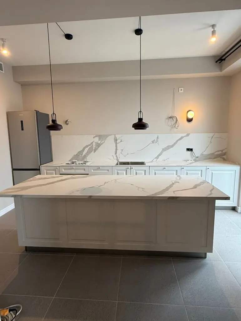 6 room apartment for rent in mtatsminda