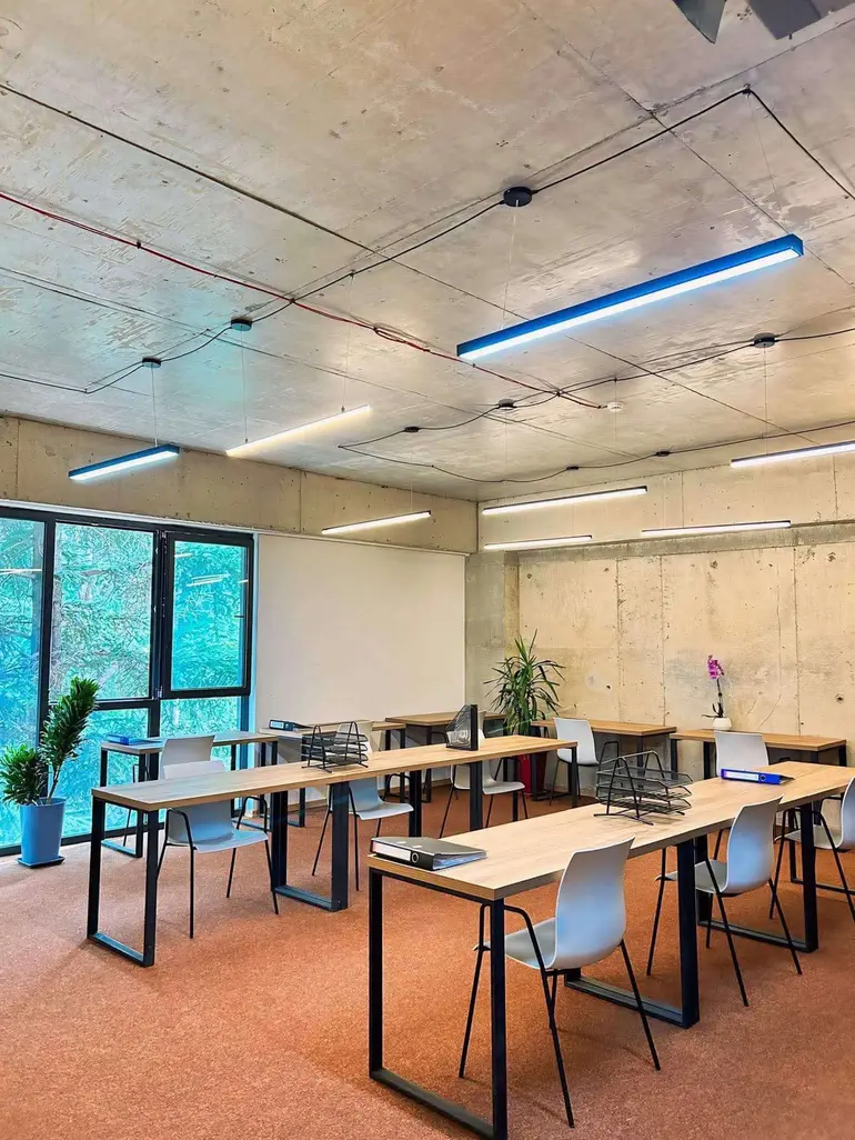 Office commercial area for rent in bagebi