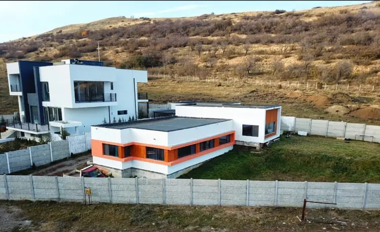 Non-agricultural plot for sale in upper lisi