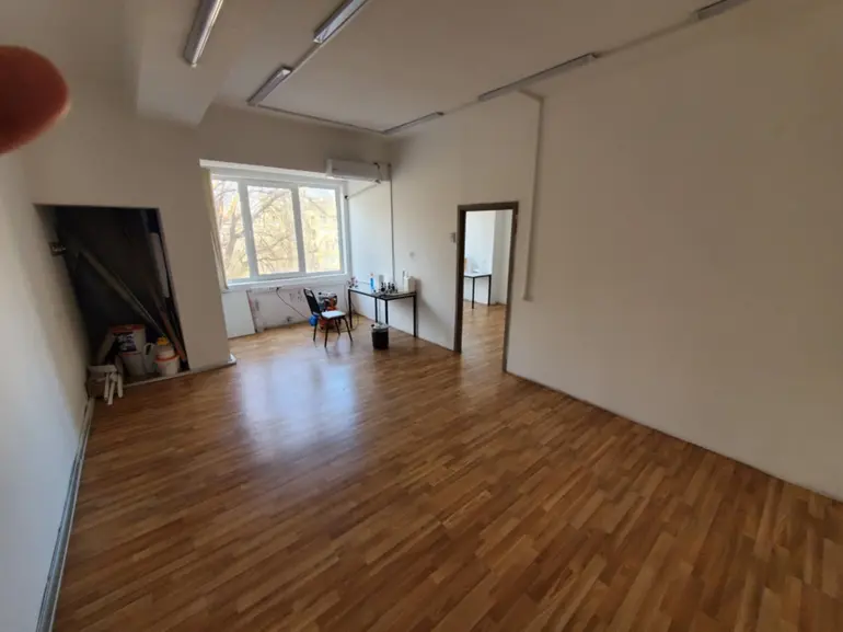 Office commercial area for rent in ortachala